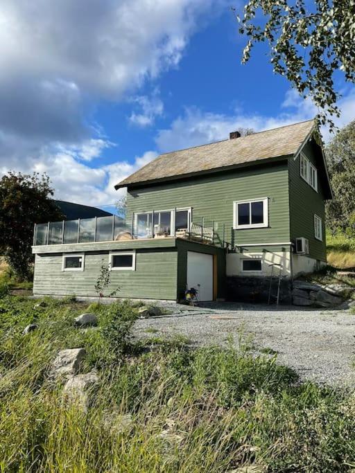 Stort Og Autentisk Hus I Skjak - Kort Vei Til Lom! Exterior photo