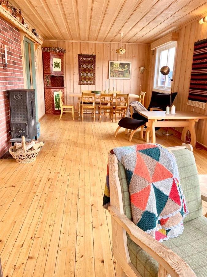 Stort Og Autentisk Hus I Skjak - Kort Vei Til Lom! Exterior photo